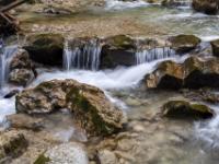 Jenbachfälle - Jenbach mit mehreren kleineren Kaskaden im Oberlauf